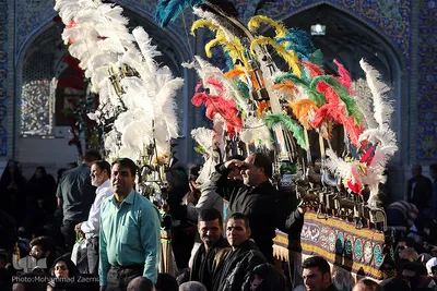 آئین تعویض پرچم گنبد مطهر رضوی در آستانه ماه محرم