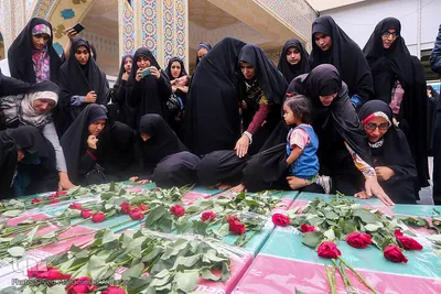استقبال از پیکرهای هفت شهید دوران دفاع مقدس در مشهد