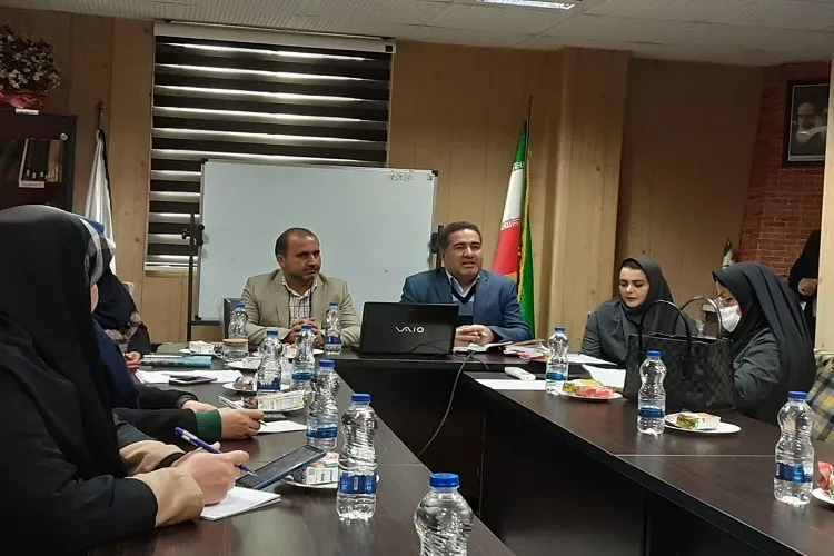 سومین نشست‌ «تجربه نگاری محیط زیست» در رشت برگزار شد