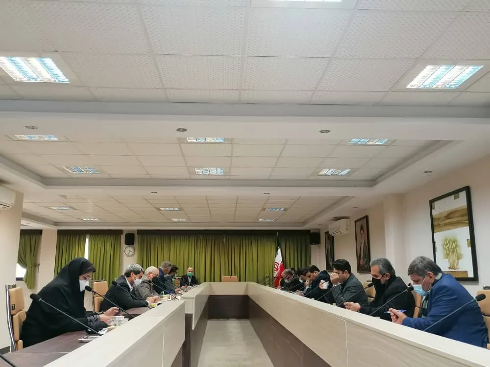 متوجه تمرکززدایی و عدالت فرهنگی در برنامه‌های هنری هستیم