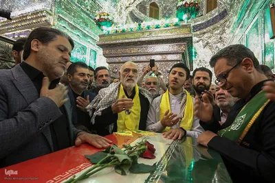 مراسم وداع با پیکر شهید معصومه کرباسی در حرم شاهچراغ
