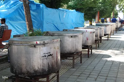 آماده سازی موکب‌ها و غرفه‌های فرهنگی و پذیرایی و دیگ‌های غذا به مناسبت روز غدیر در شهرستان ملایر