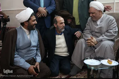 حضور جمعی از جامعه قرآنی در منزل حجت‌الاسلام والمسلمین محمدرضا شهید‌ی‌پور، پیشکسوت قرآنی