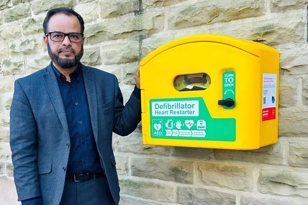 Le défibrillateur installé dans un centre islamique sauve une vie