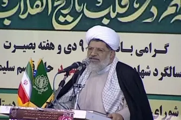 ملت ایران پای انقلاب، ارزش‌ها و قرآن ایستاده است