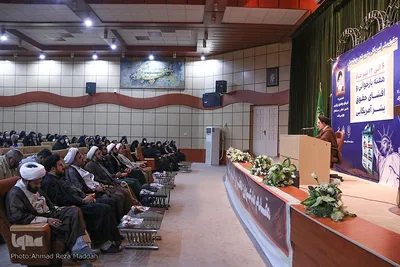 مراسم افتتاحیه هفته بازخوانی افشای حقوق بشر آمریکایی درشیراز‎‎