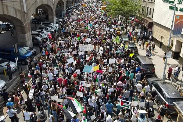 New York'ta binlerce kişi Filistin'e destek için yürüdü
