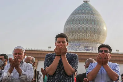 اقامه نماز عید سعید فطردر حرم شاهچراغ(ع)
