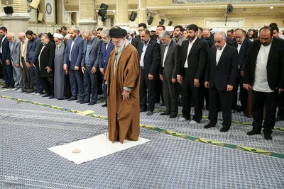دیدار جمعی از شاعران و اهالی فرهنگ و ادب فارسی با ر هبر معظم انقلاب