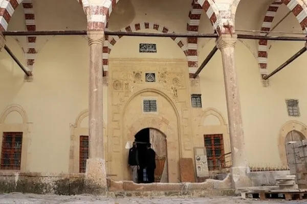 دستیابی به نقوش عثمانی در جریان مرمت مسجدی تاریخی در ترکیه