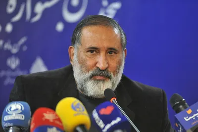 علیرضا قزوه دبیر جشنواره بین‌المللی شعر فجر
