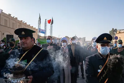 اهتزاز پرچم متبرک به نام امام حسین (ع) در بین الحرمین شیراز‎‎‎‎