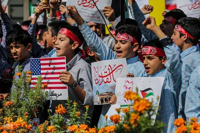 تجمع دانش آموزان شیرازی در حمایت از کودکان غزه