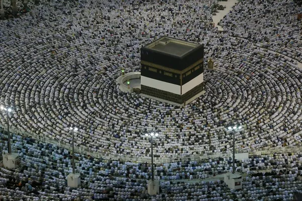 Kabe'de iki milyon kişiyle zaman duruyor