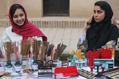 نمایشگاه صنایع دستی در باغ اکبریه بیرجند