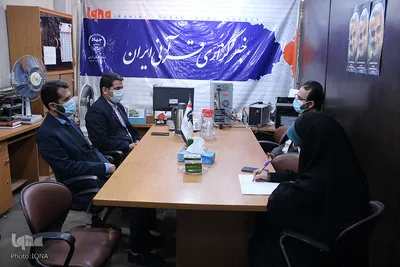 تجلیل استانداری فارس از عکاس ایکنا‎‎