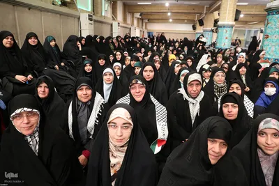 دیدار شرکت‌کنندگان مسابقات بین‌المللی قرآن کریم با رهبر معظم انقلاب