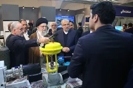 بازدید رهبر انقلاب از نمایشگاه توانمندی‌های تولید داخل