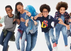 La marque GAP voile une petite fille dans l'une de ses publicités et déclenche une polémique