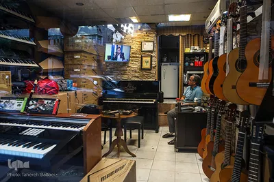 دومین مناظره تلویزیونی نامزدهای سیزدهمین دوره انتخابات ریاست جمهوری با موضوعات فرهنگی، اجتماعی و سیاسی با حضور هفت نامزد ریاست جمهوری برگزار شد.
