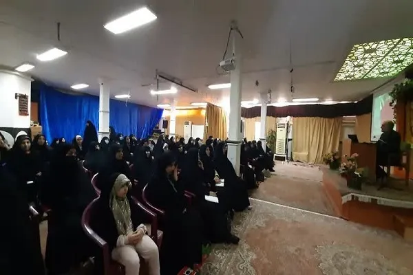 برگزاری گردهمایی ۱۱۰ مربی مهد قرآن میاندوآب + عکس
