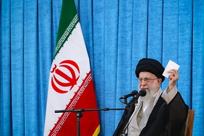 عقلانية الإمام الخمینی(رض) تجلت في ركني 