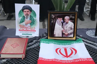 بدرقه کاروان اعزامی ملایری ها به آیین تشییع و وداع آقای شهید ایران
