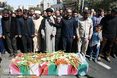خواندن نماز میت بر پیکر شهید مدافع حرم شهید سجاد زبرجدی