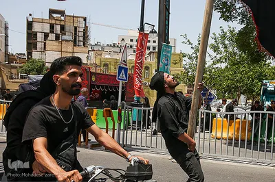 طنین نوای «یا عباس» در خیابان‌های اطراف حرم مطهر رضوی