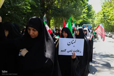 قافله عزاداری و نماز ظهر روز عاشورا در اصفهان