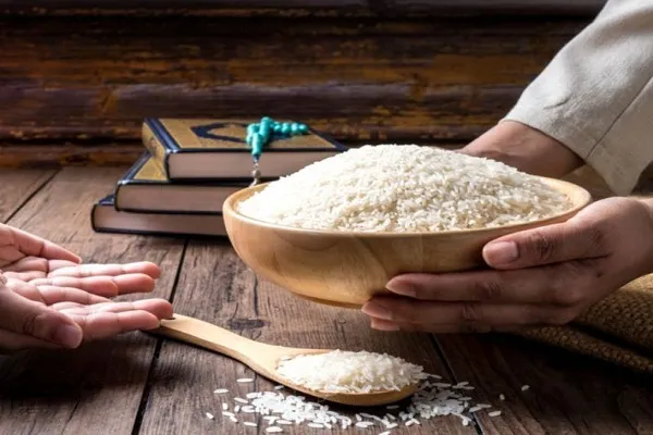 شَرُّ الْفَقْرِ الْمُنى