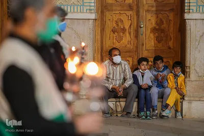 مراسم شام غریبان و لاله گردانی خادمین حرم شاهچراغ (ع)