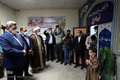 بازدید پیروز حناچی، شهردار تهران از مراکز قرآنی شهرداری منطقه ۱۰