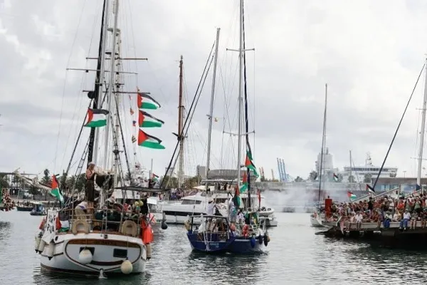 Le départ du « Navire de la Résilience mondiale » en route vers Gaza
