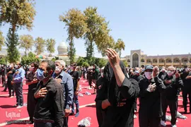 عزاداری ظهر عاشورا در حرم شاهچراغ(ع)