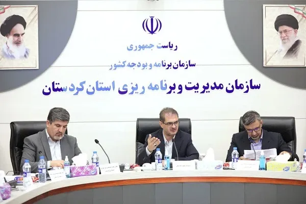 تبیین حوادث تاریخ معاصر تکلیف نظام آموزشی و رسانه‌ها است