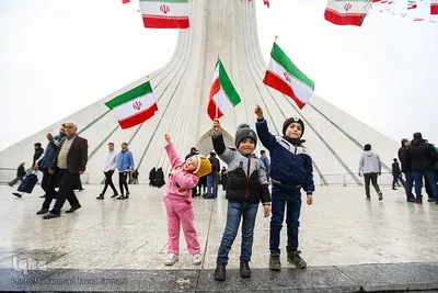پایه کار انقلاب اسلامی ایران هستیم