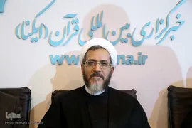 حجت الاسلام والمسلمین احمد مازنی، رییس کمیسیون فرهنگی مجلس در روز پنجم در غرفه ایکنا