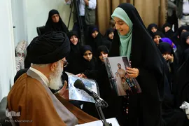 دیدارجمعی‌ازخانواده‌های‌شهدای مدافع‌حرم با رهبرانقلاب