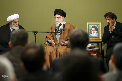 دیدار جمعی از شاعران و اهالی فرهنگ و ادب فارسی با ر هبر معظم انقلاب