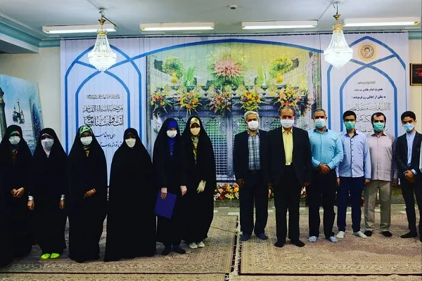 قاریان و حافظان رتبه‌دار مرکز آموزش قرآن آستان عبدالعظیم(ع) تجلیل شدند