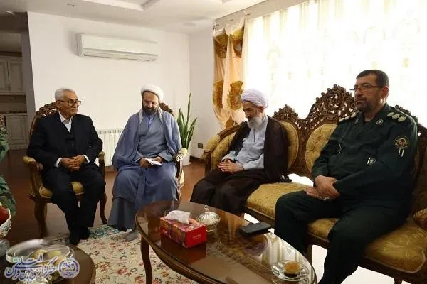 دیدار نماینده ولی فقیه در مازندران با فرماندهان و جانبازان دفاع مقدس
