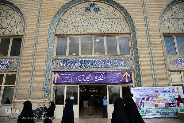 بهره‌مندی از آموزش مجازی معارف قرآن با حضور در غرفه مؤسسه «نورالمجتبی»