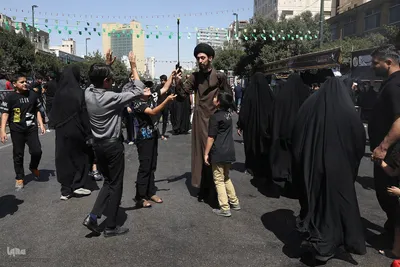 حرکت دسته های عزاداری به سمت حرم مطهر رضوی