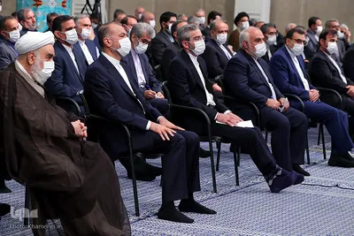 دیدار سفیران و مسئولان وزارت امور خارجه با رهبر انقلاب