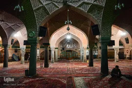 مسجد صاحب الامر، ایستاده در تاریخ