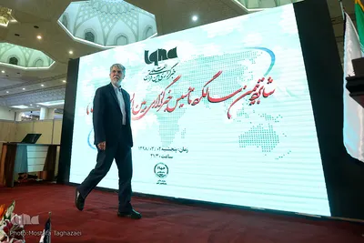 مراسم جشن شانزدهمین سالروز تاسیس خبرگزاری بین المللی قرآن با حضور عباس صالحی، وزیر فرهنگ و ارشاد اسلامی در بیست و هفتمین نمایشگاه بین‌المللی قرآن کریم 