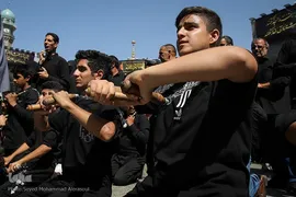 عزاداری شهادت امام رضا(ع) در حرم مطهر رضوی