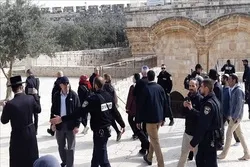 Scores of Zionist Settlers Storm Al-Aqsa amid Tension