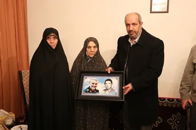 دیدار شهردار تبریز با خانواده شهیدان«لسانی» و «محمودی اصل»